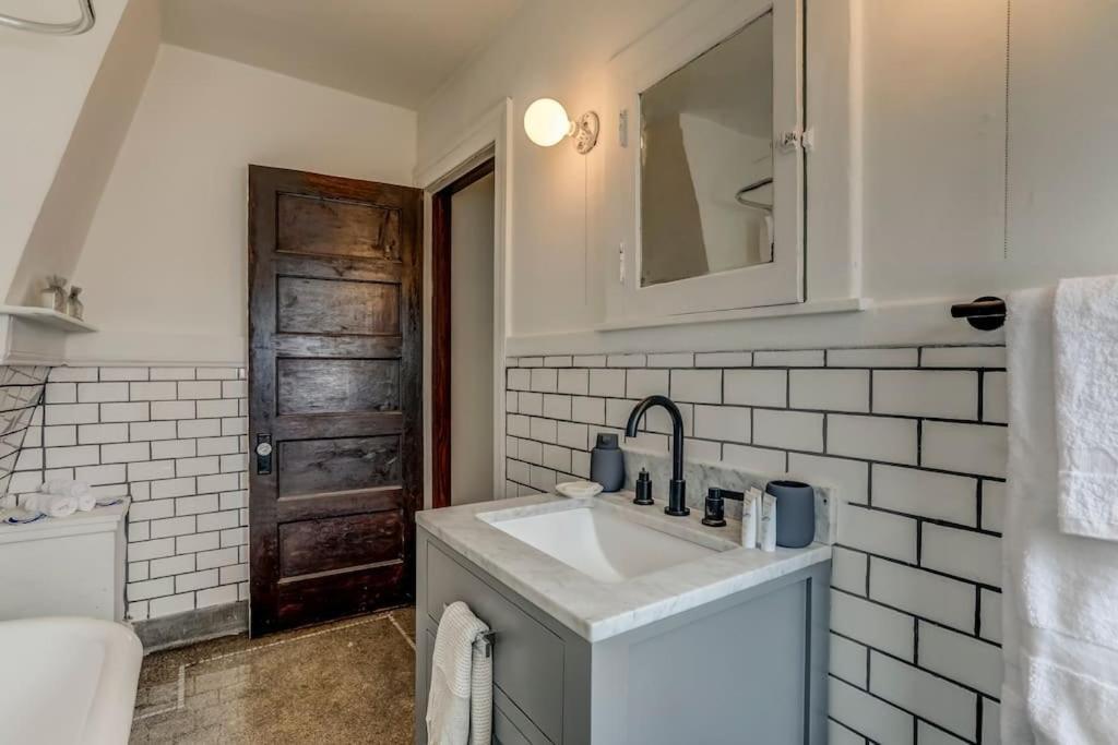 Luxe Mid-Century Styled Historic Townhouse #1 Βίλα Ντητρόιτ Εξωτερικό φωτογραφία